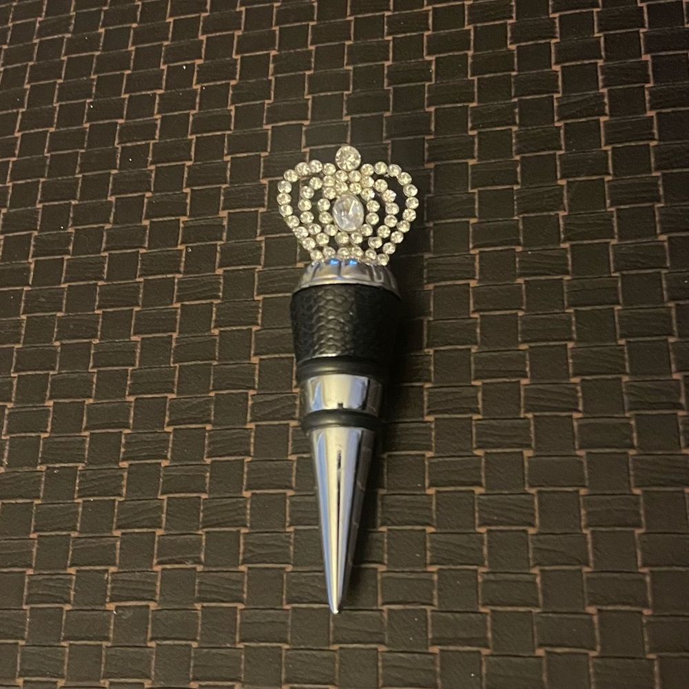 White Rhinestone Crown Cork Stopper - Picture 1 of 4
